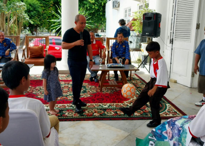 Lepas SSB U-10 Tanding di Palembang, Wako Molen: Saya Doakan jadi Juara