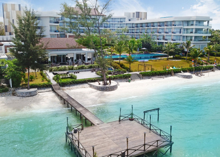 Hotel Mewah di Belitung Dekat Pantai Populer, View Lautnya Bikin Betah Liburan