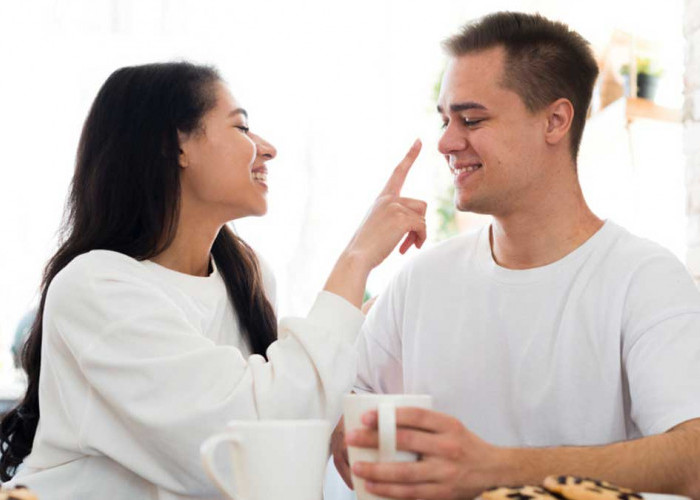 5 Tanda Doi Sebenarnya Nggak Cinta Kamu, Cuma Pandai Berkata Manis