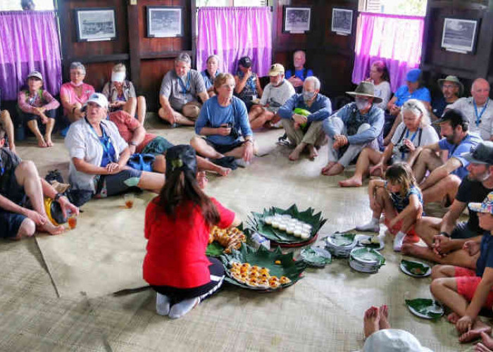 Bupati Belitung Jamu 80 Turis Mancanegara, Pemkab Siap Kembangkan Wisata Kapal Pesiar
