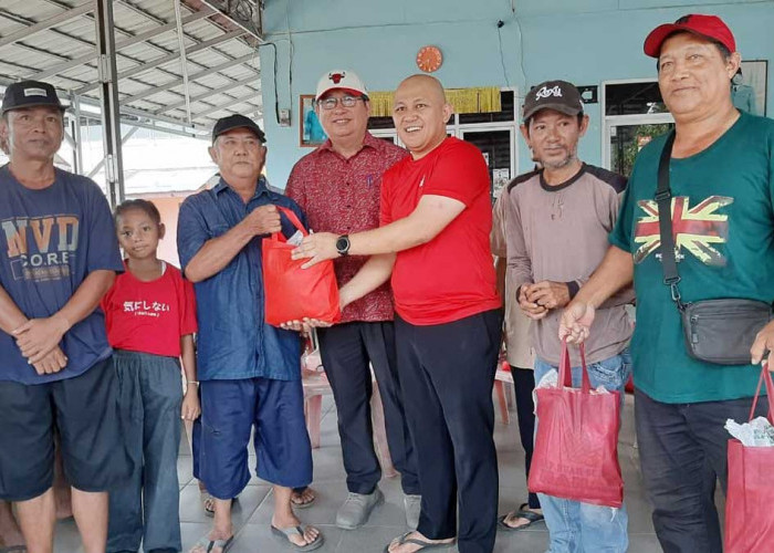 Penggali Kubur Dapat Perhatian Bupati Beltim, dari Bantuan Beras hingga Lampu Makam