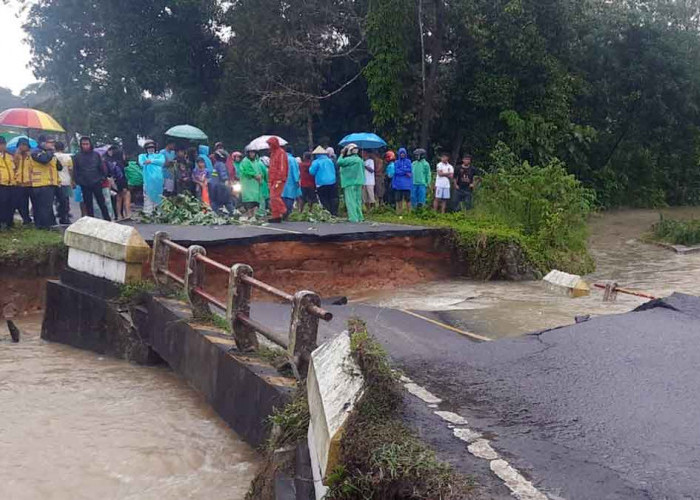 Fakta Mengejutkan di Balik Amblasnya Jembatan Aik Ruak Beltim, Ini Kata DPUPR2PR 