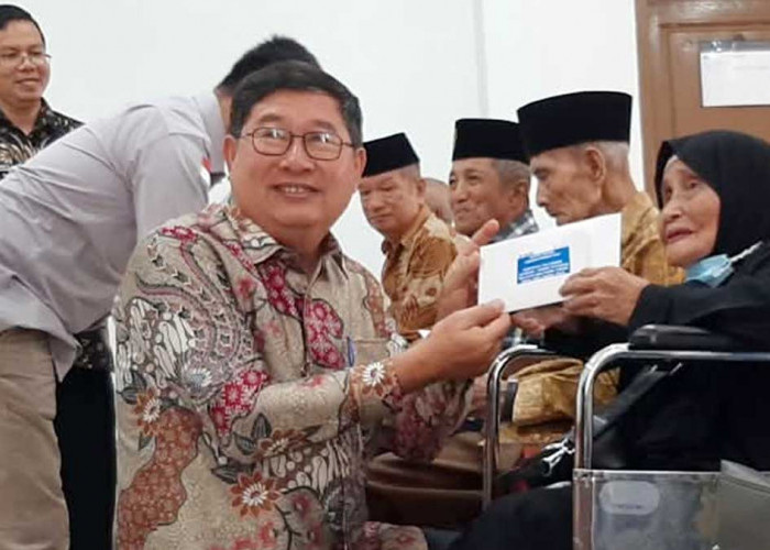 Veteran Beltim Jangan Takut Berobat, Bupati: Cukup dengan KTP