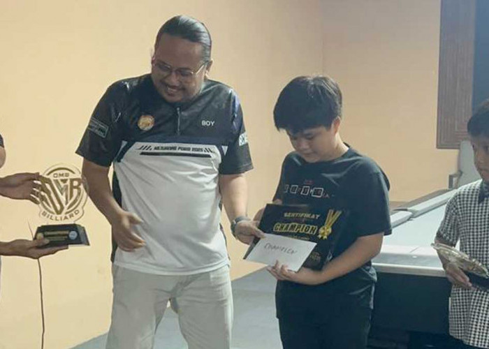 Pebiliar Cilik Juara Turnamen Biliar Pelajar POBSI Babel 2025, Final Berjalan Dramatis