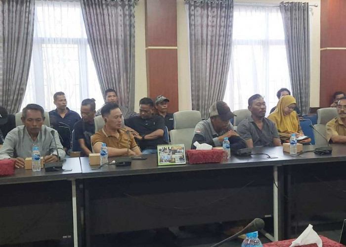 PT Timah Diminta Panggil Kolektor, DPRD Beltim Target Harga Timah Penambang Naik Pekan Ini
