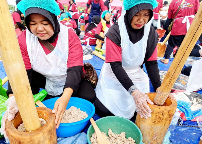 Bangka Selatan Catat Rekor MURI Dunia, 300 Peserta Bikin Terasi Habang