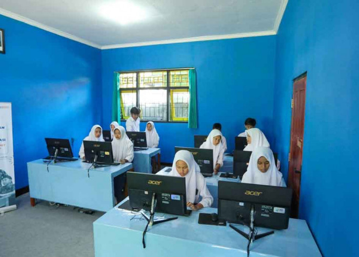 BRI Perkuat Pendidikan Digital di Daerah 3T, Salurkan Bantuan Teknologi ke SMP Lombok Utara