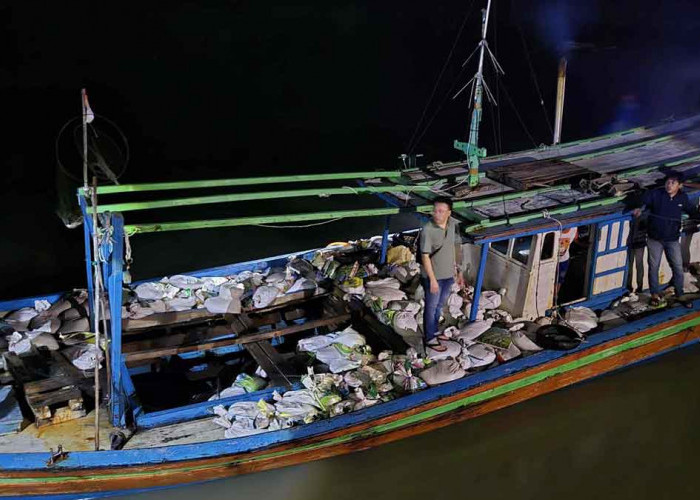 Polisi Kembali Gagalkan Penyelundupan Timah dari Belitung, Kapal Kayu Diamankan