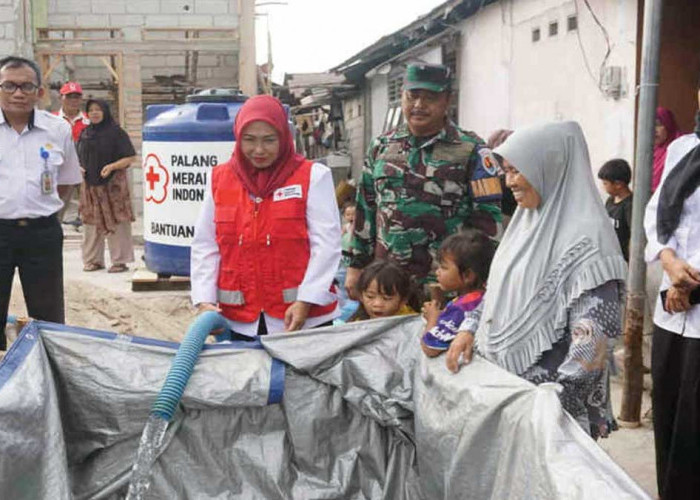 Bantu Warga Terdampak Kekeringan, PMI Belitung Salurkan 1,23 Juta Liter Air