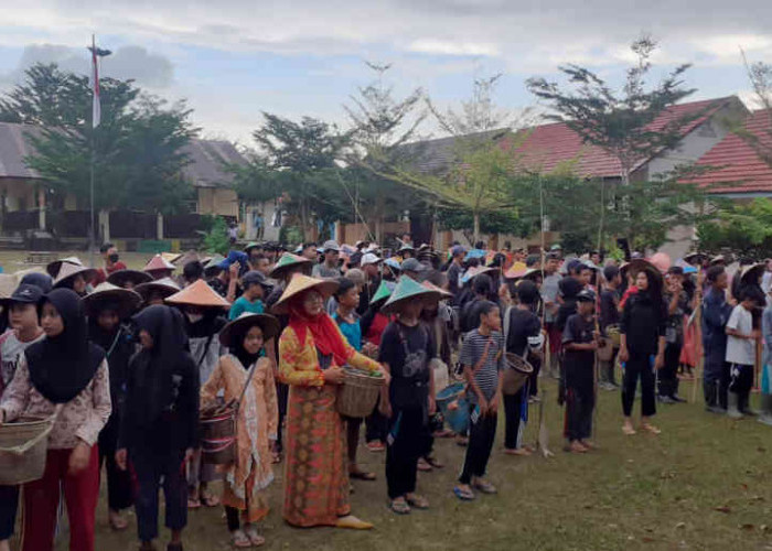 Meriahkan HUT ke-77 RI, SMPN 5 Membalong Jalan Santai Nuansa Pawai, Tampilkan Kearifan Lokal