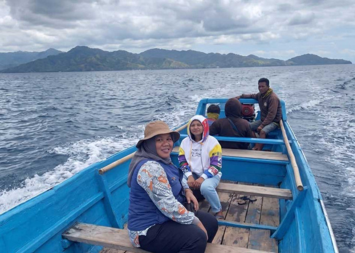 Terjang Ombak Pulau Kelang, Mantri BRI Buka Akses Keuangan hingga Bantu Nelayan Naik Kelas