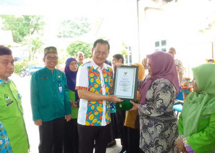DLH Belitung Berikan Penghargaan Sekolah Adiwiyata 2022, Ini Daftar Sekolahnya
