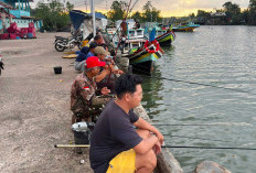 Hobi Mancing di Dermaga Gantong Jadi Peluang Cuan di Beltim, Belanak hingga Kakap Laris Dijual