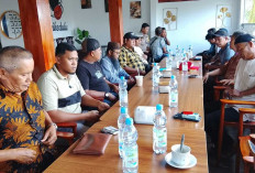 Truk Kaolin PT HPI Rusak Jalan Desa Batu Penyu, Warga Desak Perbaikan dan Jalur Alternatif