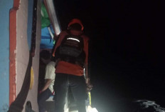 ABK Jatuh di Selat Karimata, Tim Basarnas Belitung Timur Cari ABK Asal Dendang Hingga Malam