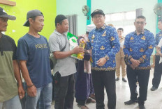 Meski Anggaran Defisit, Bupati Beltim Tetap Salurkan 500 Paket Bantuan untuk Nelayan 