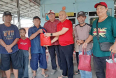 Penggali Kubur Dapat Perhatian Bupati Beltim, dari Bantuan Beras hingga Lampu Makam