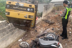 Kecelakaan! Truk Oleng Tabrak Motor di Jalan Pilang, Pelajar Dilarikan ke RSUD
