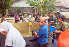 Warga Belitung Krisis Air Bersih, Babinsa Turun Salurkan Bantuan