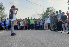Ribuan Warga Padati Jalan Santai HUT RI di Gantung, Panitia Sampai Tambah Kupon Doorprize